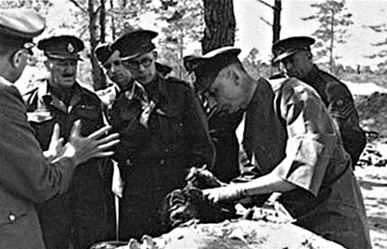 Иллюстрация к книге — Подонки истории. Самая зловещая тайна XX века [i_017.jpg]