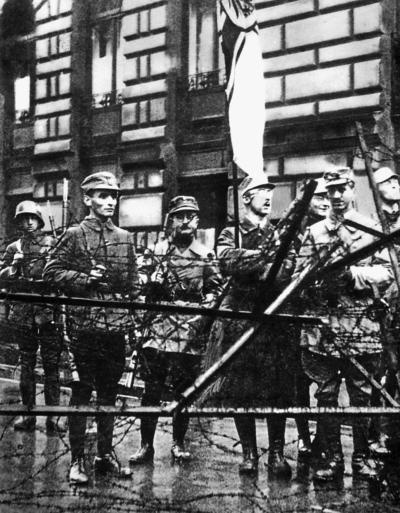 Иллюстрация к книге — Гестапо. Террор без границ [pic_1.jpg]