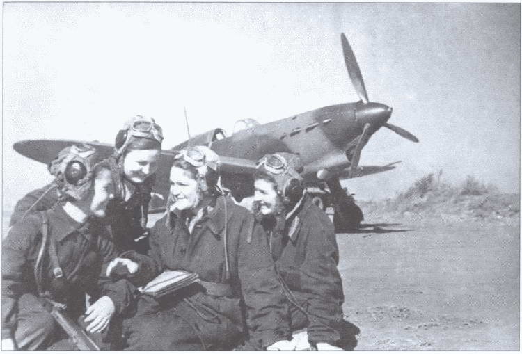 Иллюстрация к книге — Истребители на взлет! [i_046.jpg]