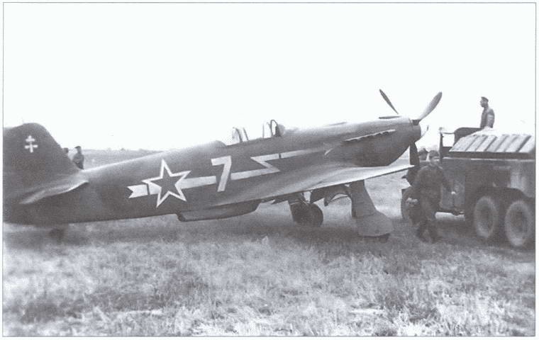 Иллюстрация к книге — Истребители на взлет! [i_047.jpg]