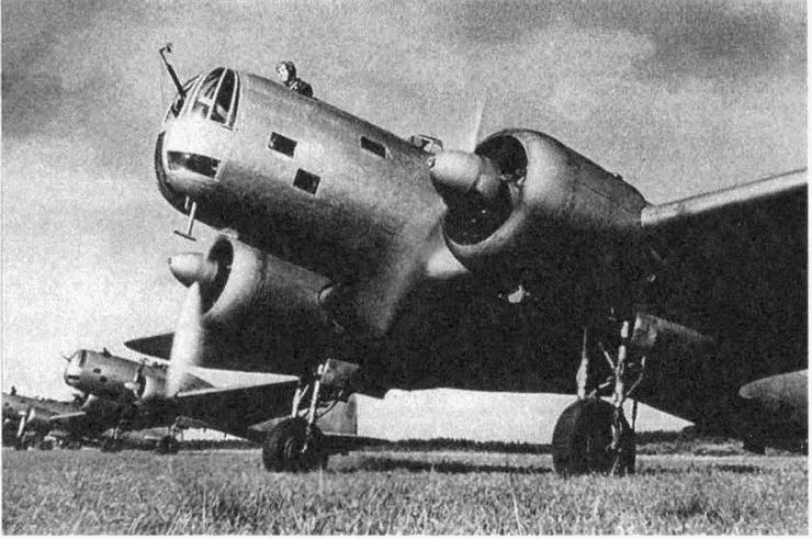 Иллюстрация к книге — Большое небо дальней авиации. Советские дальние бомбардировщики в Великой Отечественной войне. 1941-1945 [i_008.jpg]