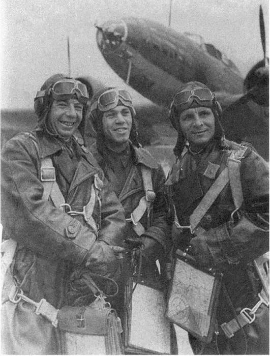 Иллюстрация к книге — Большое небо дальней авиации. Советские дальние бомбардировщики в Великой Отечественной войне. 1941-1945 [i_014.jpg]