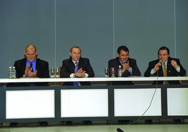 Иллюстрация к книге — Операция "Единая Россия". Неизвестная история партии власти [i_005.jpg]