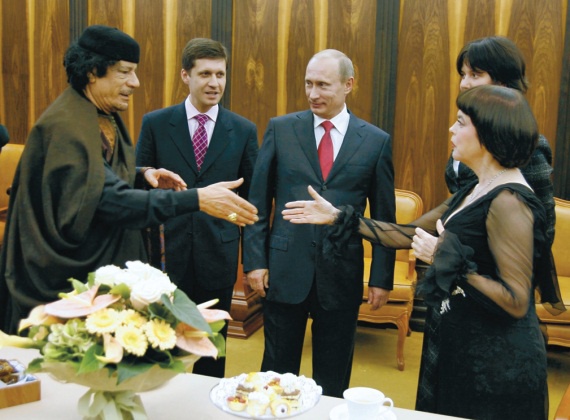 Иллюстрация к книге — Каддафи. "Бешеный пес" или Народный благодетель? [i_004.jpg]