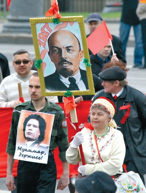 Иллюстрация к книге — Каддафи. "Бешеный пес" или Народный благодетель? [i_015.jpg]