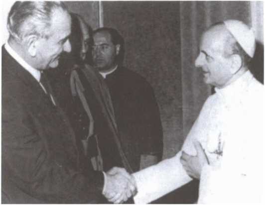 Иллюстрация к книге — Во имя Господа. Кто убил Папу Римского? [i_017.jpg]