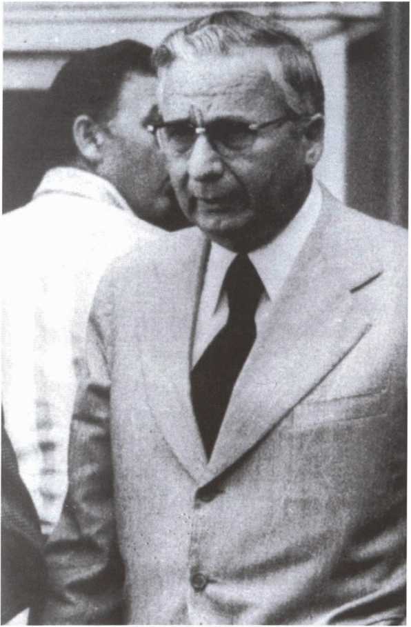 Иллюстрация к книге — Во имя Господа. Кто убил Папу Римского? [i_038.jpg]