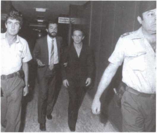 Иллюстрация к книге — Во имя Господа. Кто убил Папу Римского? [i_059.jpg]