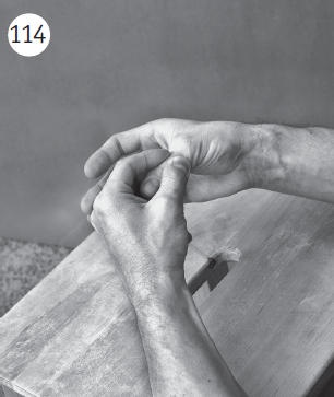 Иллюстрация к книге — Болит шея - что делать [i_133.jpg]