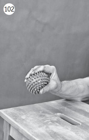 Иллюстрация к книге — Болят руки - что делать [i_112.jpg]