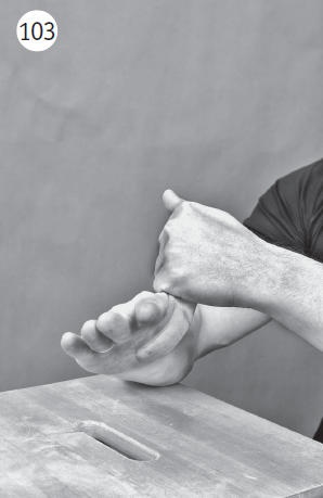 Иллюстрация к книге — Болят руки - что делать [i_113.jpg]