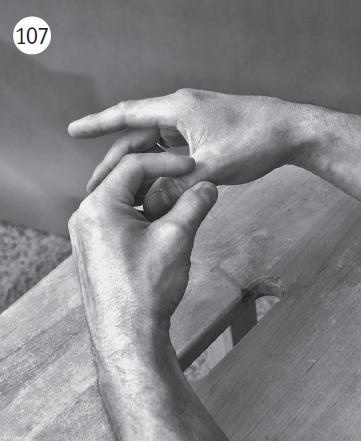 Иллюстрация к книге — Болят руки - что делать [i_117.jpg]