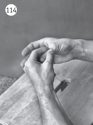 Иллюстрация к книге — Как избавиться от боли в суставах рук [i_127.jpg]