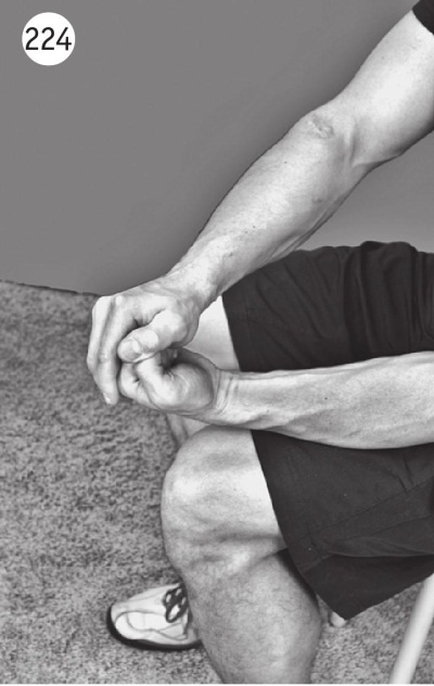 Иллюстрация к книге — Суставы без боли. Курс изометрической гимнастики [i_241.jpg]