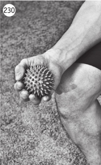 Иллюстрация к книге — Суставы без боли. Курс изометрической гимнастики [i_247.jpg]