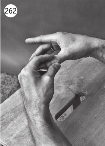 Иллюстрация к книге — Суставы без боли. Курс изометрической гимнастики [i_280.jpg]