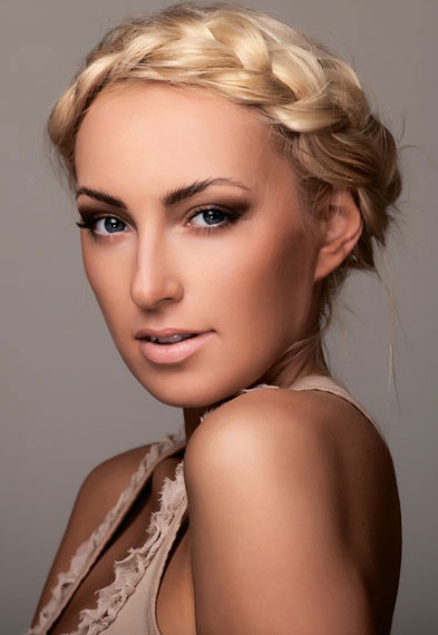 Иллюстрация к книге — Косы и косички. Мастер-класс профессионалов [i_161.jpg]