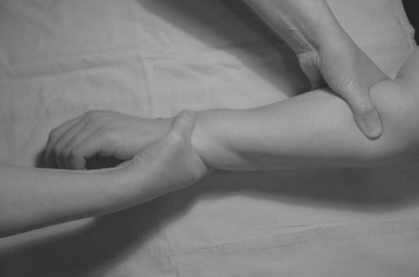 Иллюстрация к книге — Экстренная помощь при травмах, болевых шоках и воспалениях. Опыт работы в чрезвычайных ситуациях [_118f.jpg]