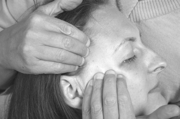 Иллюстрация к книге — Экстренная помощь при травмах, болевых шоках и воспалениях. Опыт работы в чрезвычайных ситуациях [_143_1f.jpg]