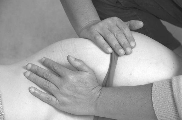 Иллюстрация к книге — Экстренная помощь при травмах, болевых шоках и воспалениях. Опыт работы в чрезвычайных ситуациях [_155f.jpg]