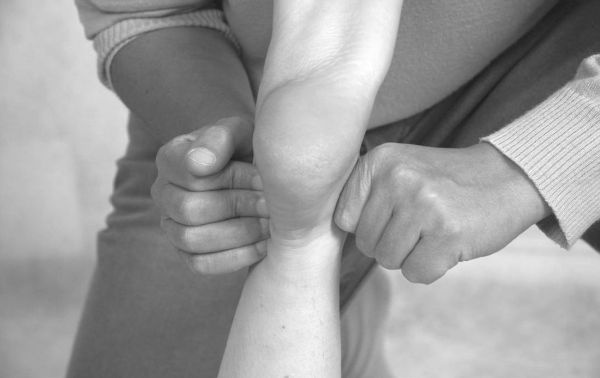 Иллюстрация к книге — Экстренная помощь при травмах, болевых шоках и воспалениях. Опыт работы в чрезвычайных ситуациях [_162f.jpg]