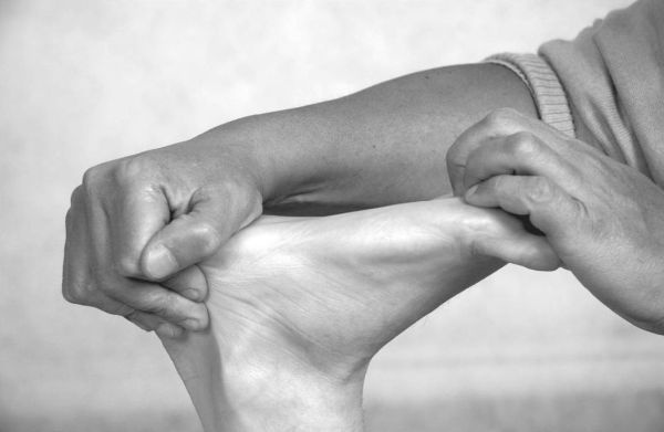 Иллюстрация к книге — Экстренная помощь при травмах, болевых шоках и воспалениях. Опыт работы в чрезвычайных ситуациях [_163f.jpg]