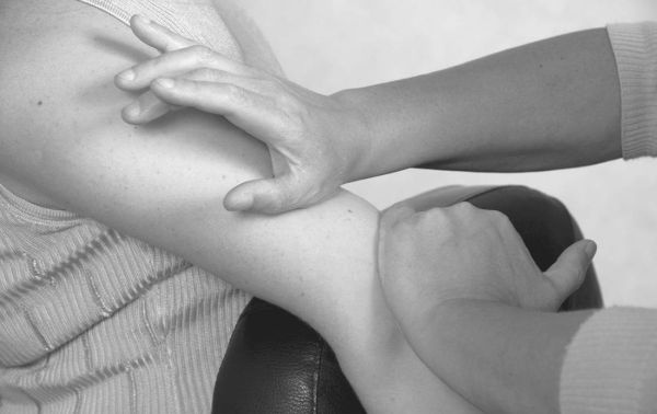 Иллюстрация к книге — Экстренная помощь при травмах, болевых шоках и воспалениях. Опыт работы в чрезвычайных ситуациях [_171_1f.jpg]