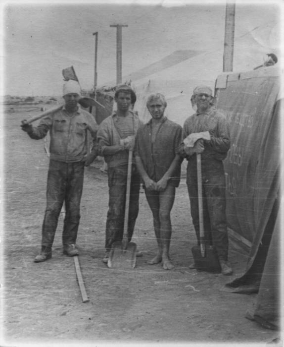 Иллюстрация к книге — Странник и его страна [_027.jpg]