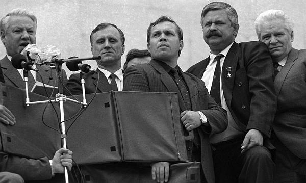 Иллюстрация к книге — Чеченский капкан. Между предательством и героизмом [i_003.jpg]