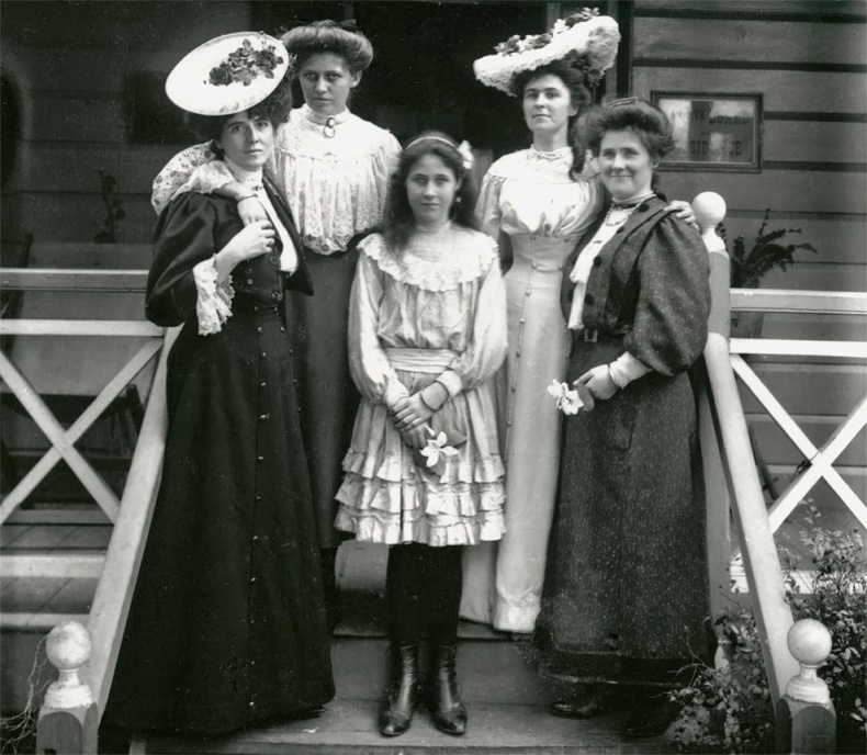 Иллюстрация к книге — Библия моды [i_037.jpg]