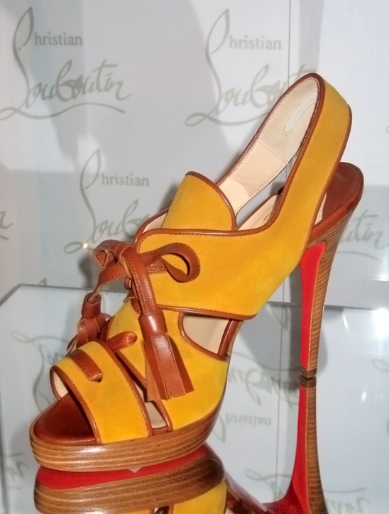 Иллюстрация к книге — Библия моды [i_143.jpg]