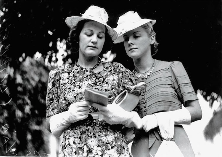 Иллюстрация к книге — Библия моды [i_196.jpg]