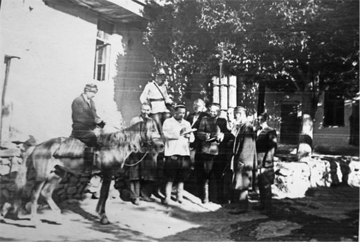 Иллюстрация к книге — Советский кишлак. Между колониализмом и модернизацией [i_015.jpg]