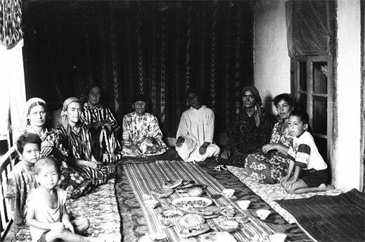 Иллюстрация к книге — Советский кишлак. Между колониализмом и модернизацией [i_052.jpg]