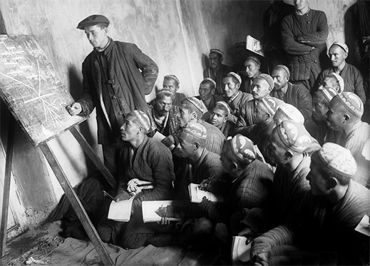 Иллюстрация к книге — Советский кишлак. Между колониализмом и модернизацией [i_064.jpg]