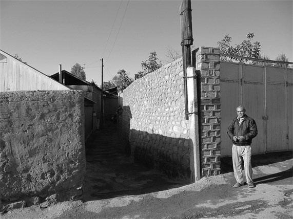 Иллюстрация к книге — Советский кишлак. Между колониализмом и модернизацией [i_095.jpg]