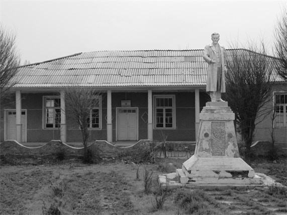 Иллюстрация к книге — Советский кишлак. Между колониализмом и модернизацией [i_102.jpg]