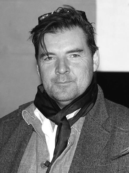 Иллюстрация к книге — Аббатство Даунтон. История гордости и предубеждений [binder1.pdfadobeacrobatpro_page_111_image_0001.jpg]