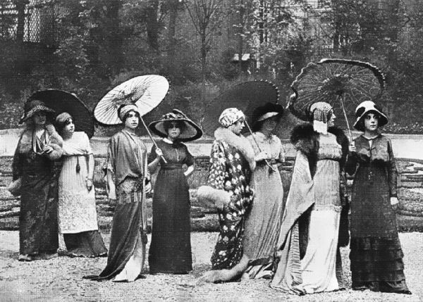 Иллюстрация к книге — Аббатство Даунтон. История гордости и предубеждений [binder1.pdfadobeacrobatpro_page_127_image_0001.jpg]