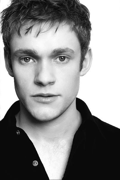 Иллюстрация к книге — Аббатство Даунтон. История гордости и предубеждений [binder1.pdfadobeacrobatpro_page_153_image_0001.jpg_0.jpg]