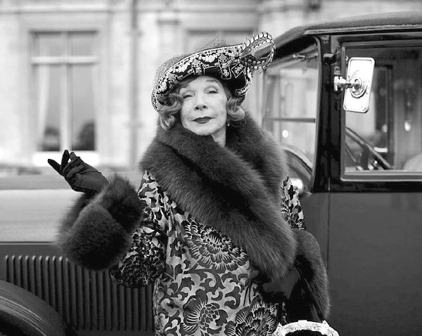 Иллюстрация к книге — Аббатство Даунтон. История гордости и предубеждений [binder1.pdfadobeacrobatpro_page_191_image_0001.jpg]