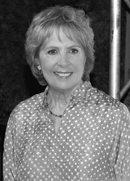 Иллюстрация к книге — Аббатство Даунтон. История гордости и предубеждений [binder1.pdfadobeacrobatpro_page_201_image_0001.jpg]