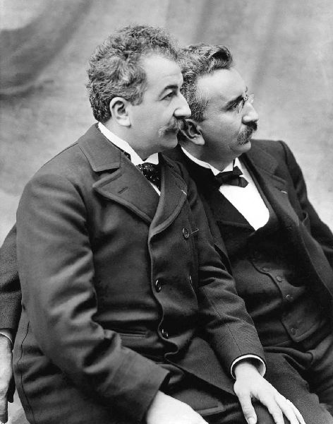 Иллюстрация к книге — Аббатство Даунтон. История гордости и предубеждений [binder1.pdfadobeacrobatpro_page_233_image_0001.jpg]