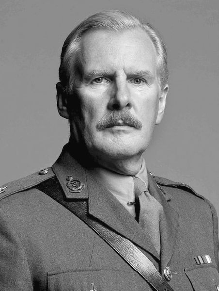 Иллюстрация к книге — Аббатство Даунтон. История гордости и предубеждений [binder1.pdfadobeacrobatpro_page_241_image_0001.jpg]