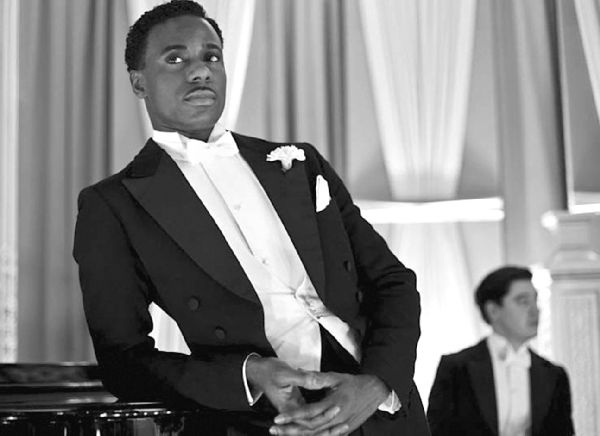 Иллюстрация к книге — Аббатство Даунтон. История гордости и предубеждений [binder1.pdfadobeacrobatpro_page_293_image_0001.jpg]