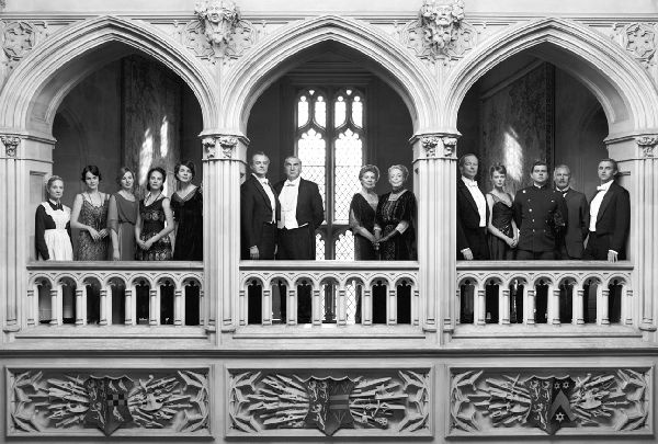 Иллюстрация к книге — Аббатство Даунтон. История гордости и предубеждений [binder1.pdfadobeacrobatpro_page_325_image_0001.jpg]