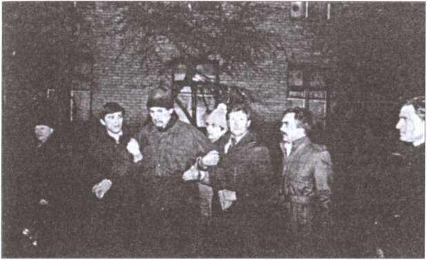 Иллюстрация к книге — Предатели. Войско без знамен [i_008.jpg]