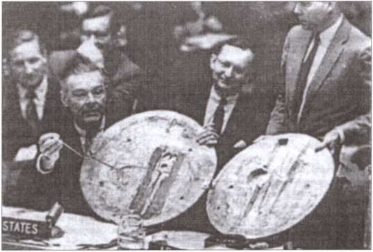 Иллюстрация к книге — Предатели. Войско без знамен [i_023.jpg]