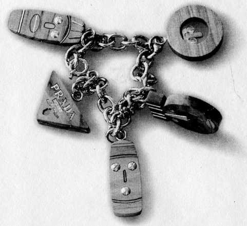 Иллюстрация к книге — Парадокс Prada [i_001.jpg]