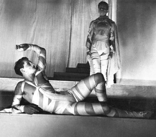 Иллюстрация к книге — Парижские тайны. Жизнь артиста [block_005351_mare_page_093_image_0001.jpg]